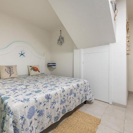 Villa Acquamarina Semi Detached Villa With Private Pool And Wifi Torre delle Stelle Bagian luar foto