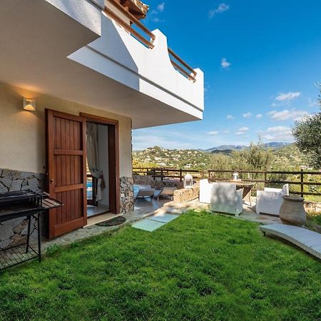 Villa Acquamarina Semi Detached Villa With Private Pool And Wifi Torre delle Stelle Bagian luar foto