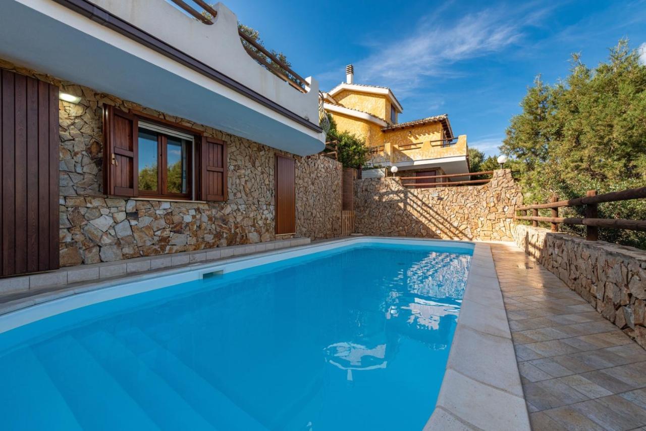Villa Acquamarina Semi Detached Villa With Private Pool And Wifi Torre delle Stelle Bagian luar foto