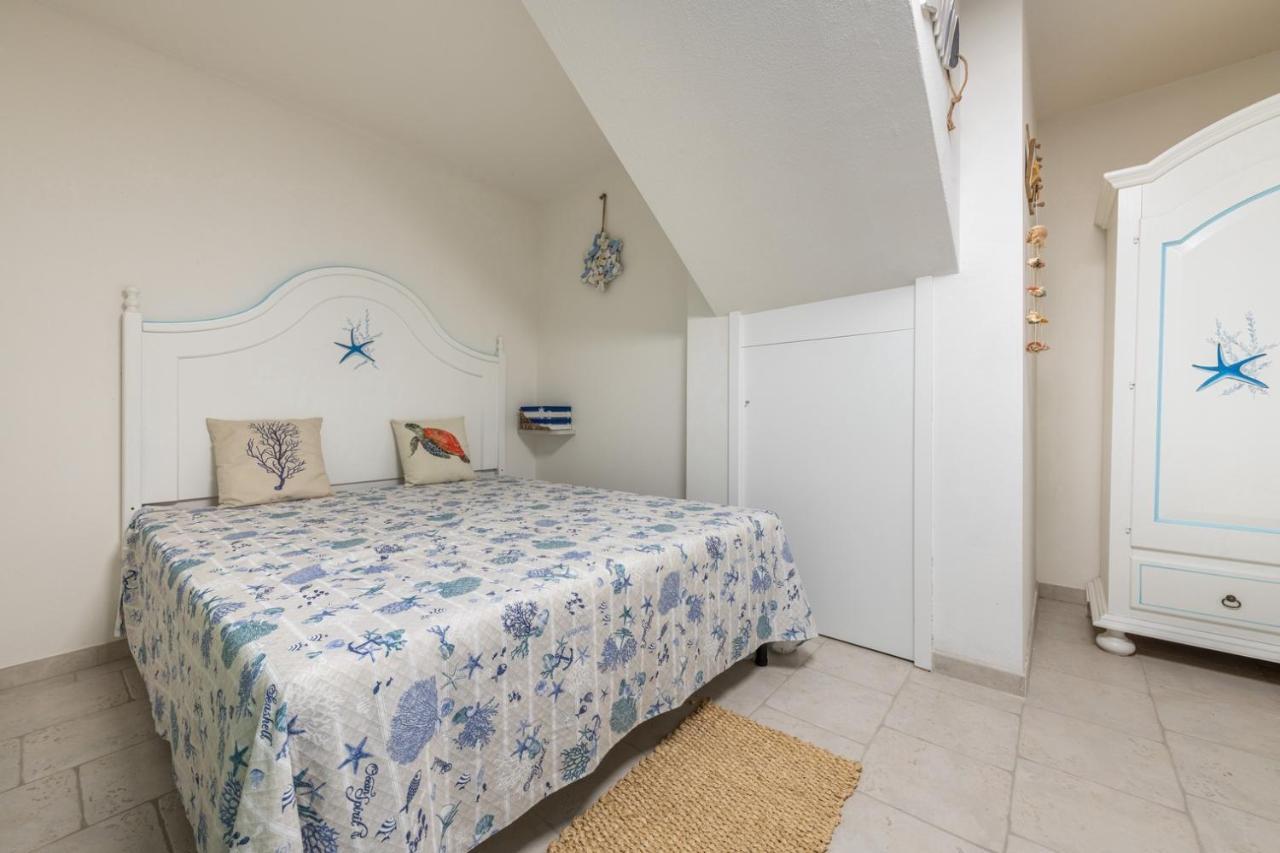 Villa Acquamarina Semi Detached Villa With Private Pool And Wifi Torre delle Stelle Bagian luar foto
