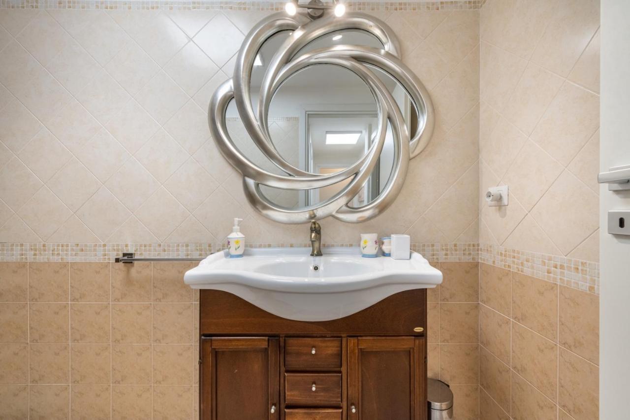 Villa Acquamarina Semi Detached Villa With Private Pool And Wifi Torre delle Stelle Bagian luar foto